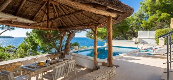 beachfront-villa-allegria-with-pool-361416.jpg Villa rentals in Dalmatia