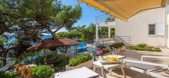 beachfront-villa-allegria-with-pool-361417.jpg Villas in Primosten