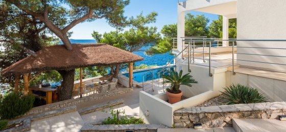 beachfront-villa-allegria-with-pool-361419.jpg Villa rentals in Croatia