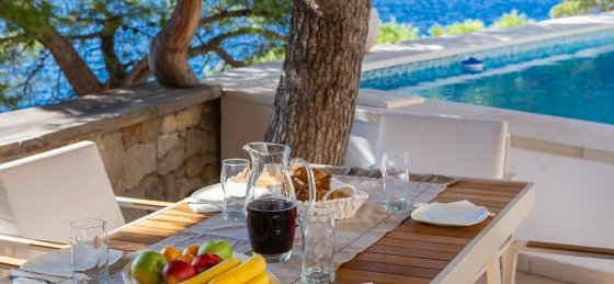 beachfront-villa-allegria-with-pool-361433.jpg Villas in Primosten