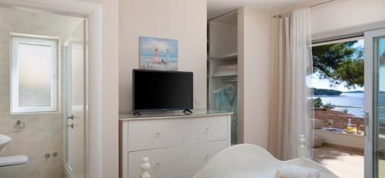 beachfront-villa-allegria-with-pool-361455.jpg Villa in Primosten to rent