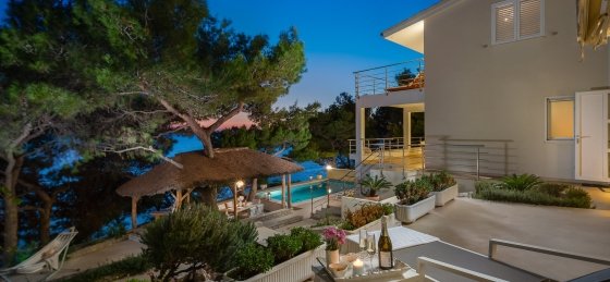 beachfront-villa-allegria-with-pool-361477.jpg Villas in Dalmatia