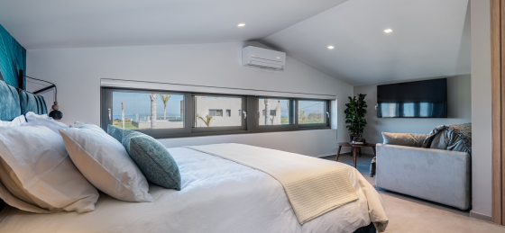 bedroom_master_6_-_megali.png Book a villa holiday in Greece