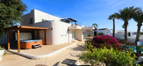 cancilla-terrace-7.jpg Book a villa holiday in Puerto del Carmen