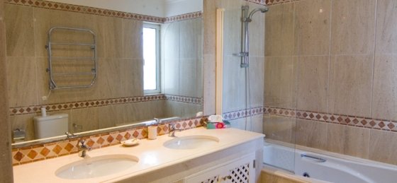 double-bedroom-ensuite2.jpg Holiday villas in Portugal