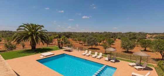 Book a villa holiday in Cala d'Or