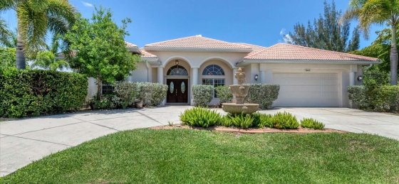 image_160972085.jpeg Villa rentals in United States