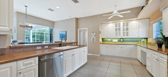 image_161215649.jpeg Book a villa holiday in United States