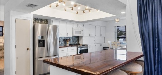 image_162450510.jpeg Book a villa in United States