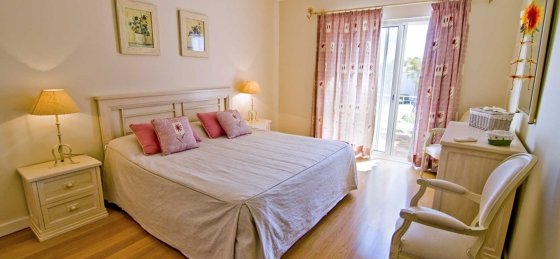 king-size-double-bedroom22.jpg Book a villa holiday in Portugal