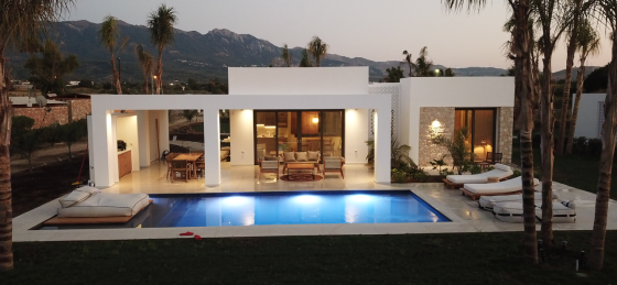 outdoor_2_-_megali.png Book a villa holiday in Greece