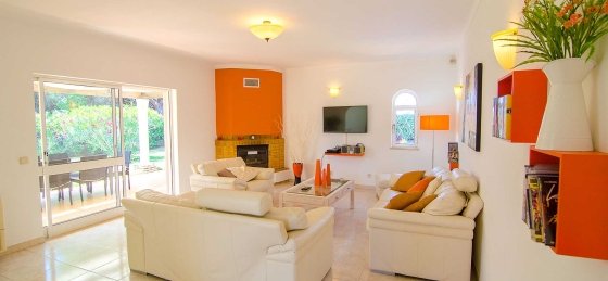 sala2.jpg Book a villa in Algarve