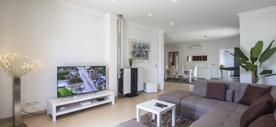 sala2.jpg Book a villa in Portugal