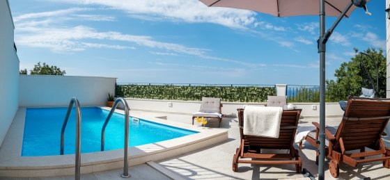 Book a villa in Makarska