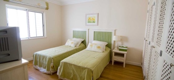 twins-bedroom.jpg Villa holidays in Portugal