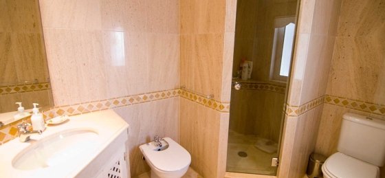 twins-ensuite.jpg Villa in Algarve to rent