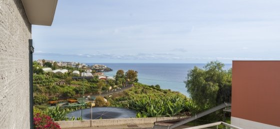 061_pmaf_aia_viladasquebradas.jpg Book a villa holiday in Funchal