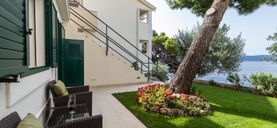 17.jpg Book a villa in Omis