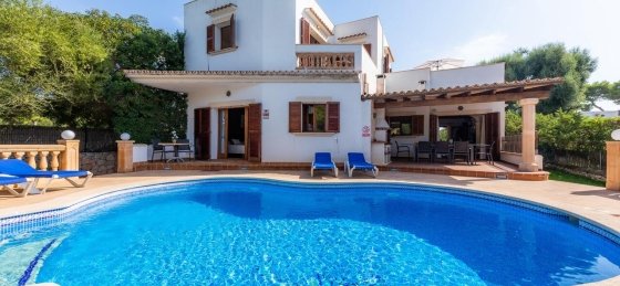 Book a villa holiday in Spain