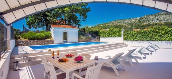 28.jpg Villa in Omis to rent