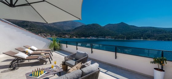 beachfront_villa_absoluta_30.jpg Villa holidays in Croatia