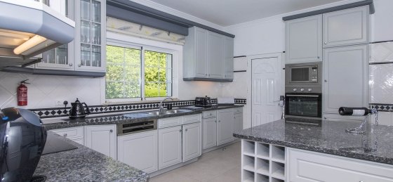 cozinha1.jpg Book a villa in Almancil