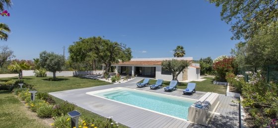 exterior1.jpg Villa in Almancil to rent