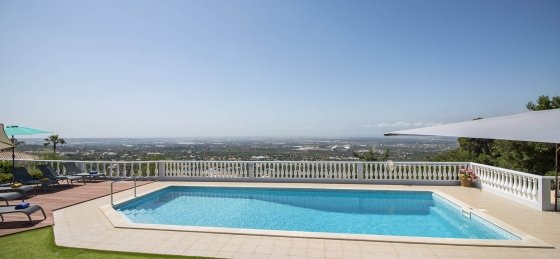 exterior6.jpg Villa rentals in Almancil