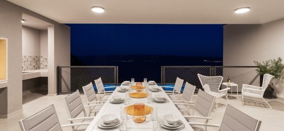 krilo_natkrivena_noc_2.jpg Villa in Omis to rent