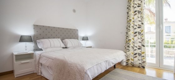 quarto2.jpg Book a villa holiday in Almancil