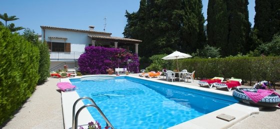 rotger_-_swimming_pool_05_2400x1600.jpg Book a villa holiday in Balearic Islands