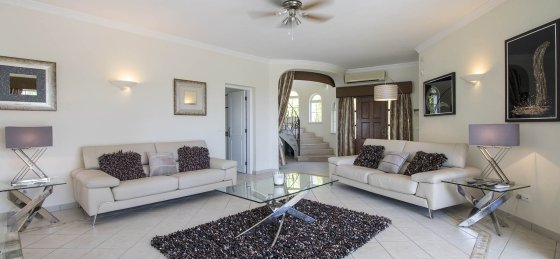 sala3.jpg Holiday villas in Almancil