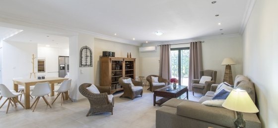 sala3.jpg Book a villa in Portugal