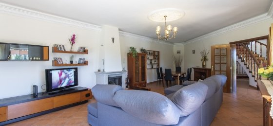 sala3.jpg Book a villa holiday in Algarve