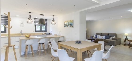 sala4.jpg Holiday villas in Almancil