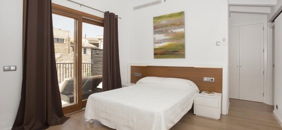 sebastia_-_bedroom_1-1.jpg Book a villa holiday in Balearic Islands