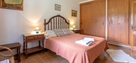 sol_roma_-_bedroom_1-2_2400x160018.jpg Villa rentals in Mallorca