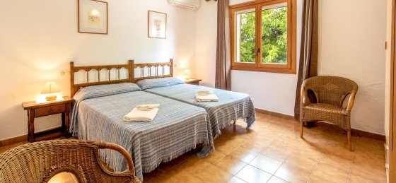 sol_roma_-_bedroom_2-1_2400x160018.jpg Villas in Mallorca