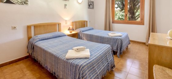 sol_roma_-_bedroom_3-1_2400x160018.jpg Villa in Balearic Islands to rent