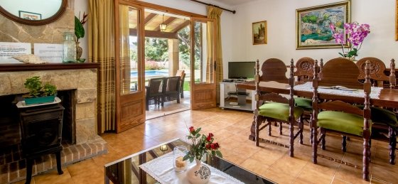 sol_roma_-_dining_room_1_2400x160018.jpg Book a villa in Balearic Islands