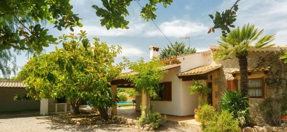 sol_roma_-_xterior_1_2400x160018.jpg Book a villa in Mallorca