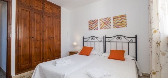 _dsf4012.jpg Villa holidays in Spain