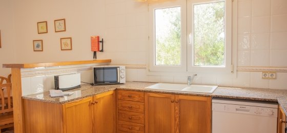 v130_cocina-1.jpg Book a villa holiday in Spain