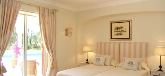 vilalgarve_lago_026.jpg Book a villa holiday in Algarve