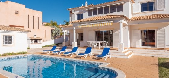 Villa rentals in Albufeira