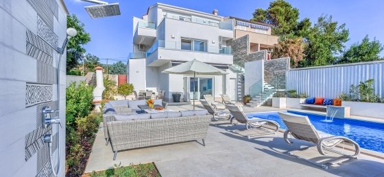 Book a villa holiday in Rijeka Region