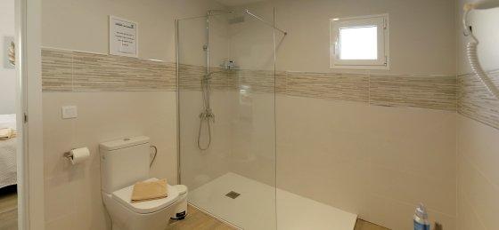 juliet-bathroom-2a.jpg Villa rentals in Spain