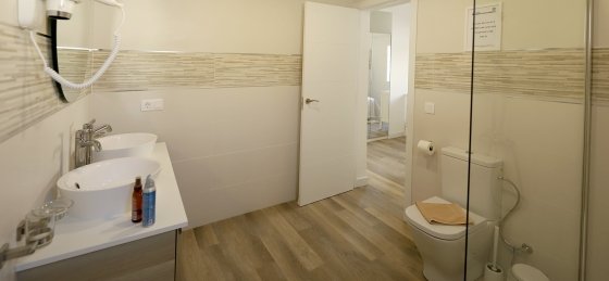 juliet-bathroom-2c.jpg Book a villa in Puerto del Carmen