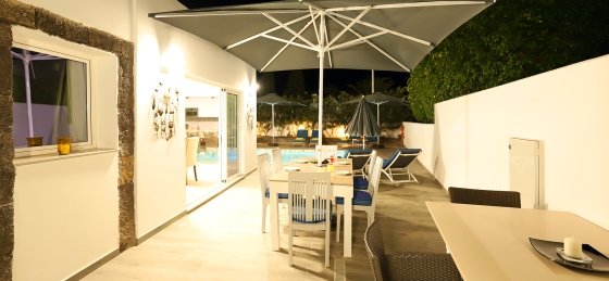 juliet-night-pool-1g.jpg Holiday villas in Lanzarote