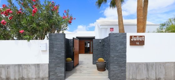 juliet-outside-new-front_gate.jpg Book a villa in Lanzarote